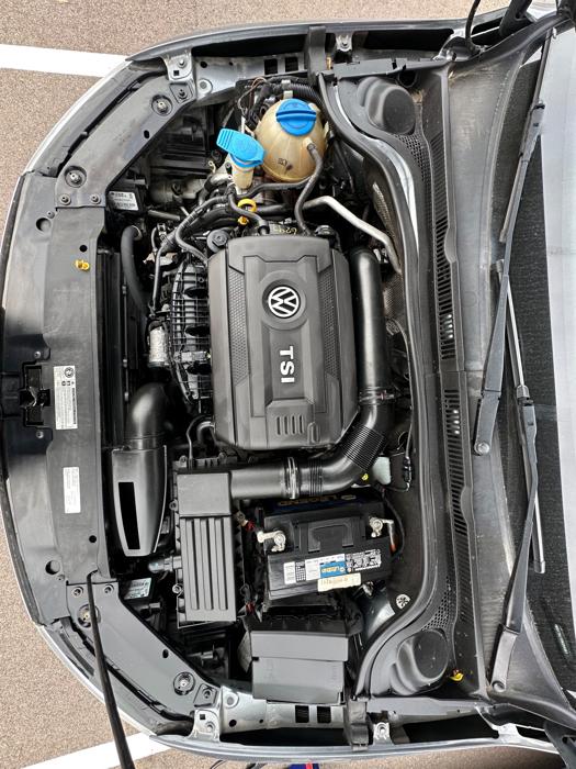 2015 volkswagen jetta se-6a with 149303 miles for sale near burnsville, minnesota 89b217e0579c4aa28432682611c4d253.jpeg