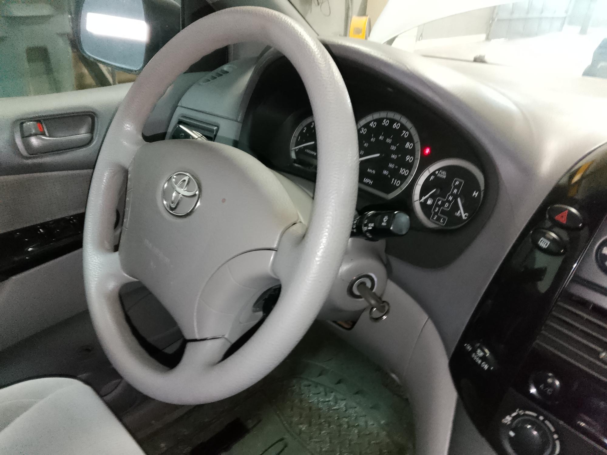 2005 toyota sienna with 153699 miles for sale near elk-river, minnesota 89d2a7b309cb49ec83c77e35e345397a.jpg
