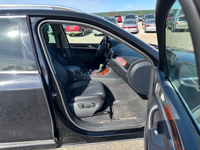 2013 volkswagen touareg vr6-lux with 164287 miles for sale near elk-river, minnesota 89dd687835c54b5180289468eb1b7c0e.jpeg