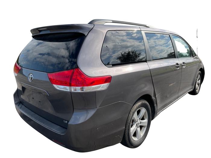2011 toyota sienna le-8-pass-v6 with 190349 miles for sale near elk-river, minnesota 89e596e0af0f4b78aa4ee7c6762e241f.jpg