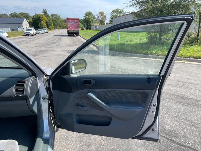 2005 honda civic vp-sedan-at-w--front-side-airbags with 153473 miles for sale near elk-river, minnesota 8a1928ba3b6b4fa890608f9ba63f03fc.jpeg