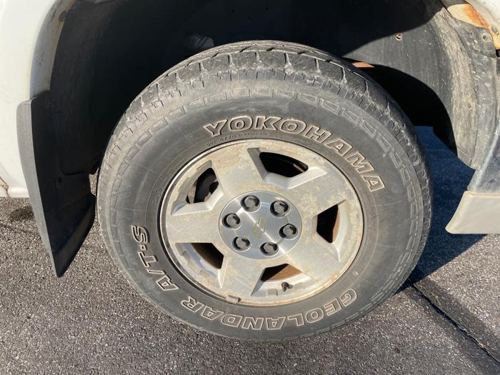 2004 chevrolet silverado-1500 ext.-cab-short-bed-4wd with 141858 miles for sale near elk-river, minnesota 8a2b2519ce34441a94831f32da60cd88.jpeg