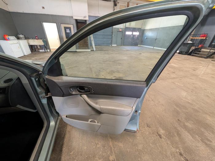 2006 ford focus zx5-s with 182860 miles for sale near elk-river, minnesota 8a6ceda263d244498cd849f4cb74e6f9.jpg