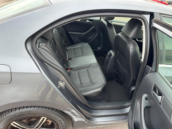 2015 volkswagen jetta se-6a with 149303 miles for sale near burnsville, minnesota 8a93fd8281ee4a3c93a445ad69d61c07.jpeg