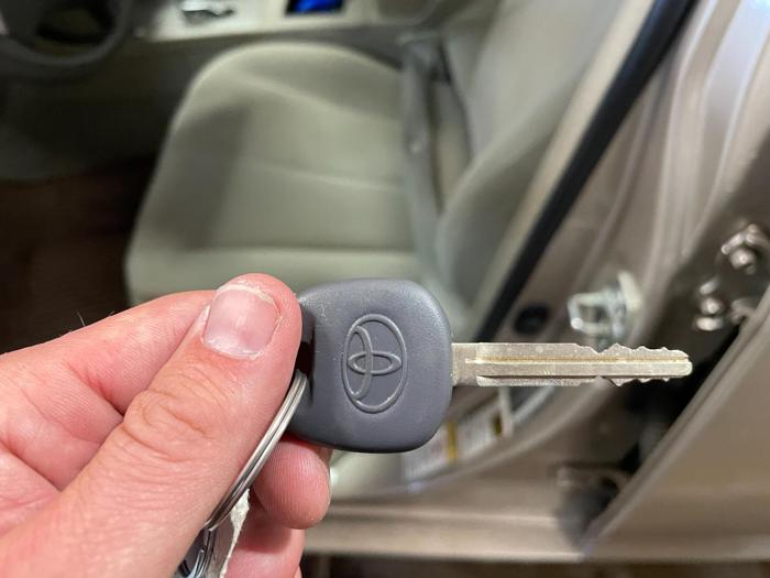 2008 toyota camry ce-5-spd-at with 157375 miles for sale near elk-river, minnesota 8aa59b4600674b0b80f35311e014fda2.jpg