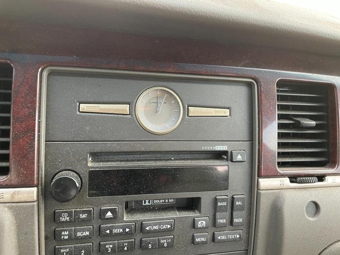 2005 lincoln town-car with 210142 miles for sale near elk-river, minnesota 8afdd3bfba6c475892f0fa0b46e75a53.jpg