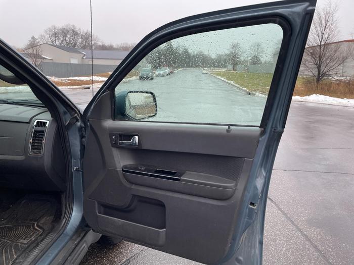 2011 ford escape limited with 199266 miles for sale near elk-river, minnesota 8b12c689e6174d8990e8e8346a14c353.jpg