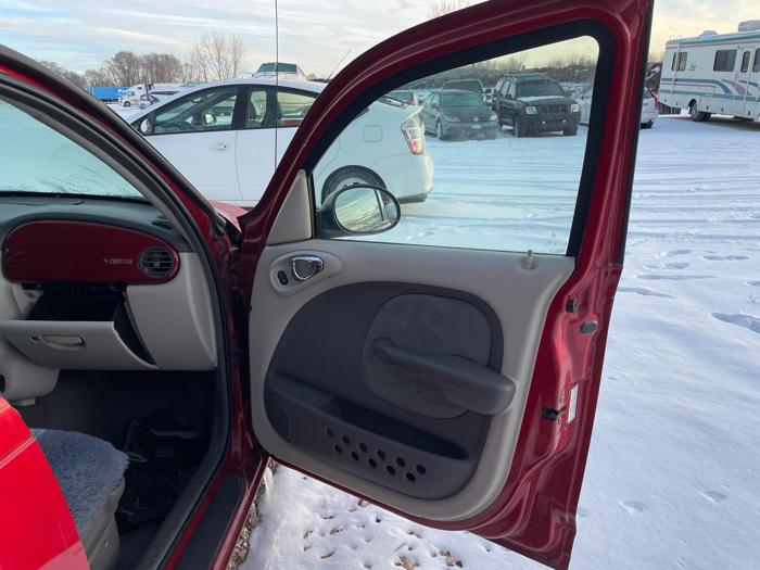 2002 chrysler pt-cruiser limited with 91662 miles for sale near elk-river, minnesota 8b15f6189a04470c9a4c5b62d55a22b3.jpg