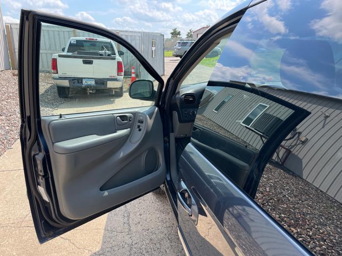 2007 chrysler town-&-country touring with 161981 miles for sale near elk-river, minnesota 8b2ebd6a1792458bb4a3825aa96bc148.jpeg