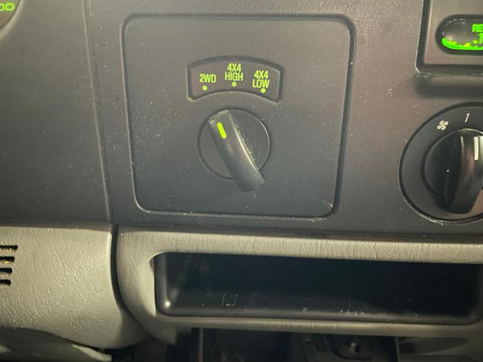 2005 ford f-250 xl with 165836 miles for sale near elk-river, minnesota 8b80573cb8d546f69081c6db8c843bd6.jpg
