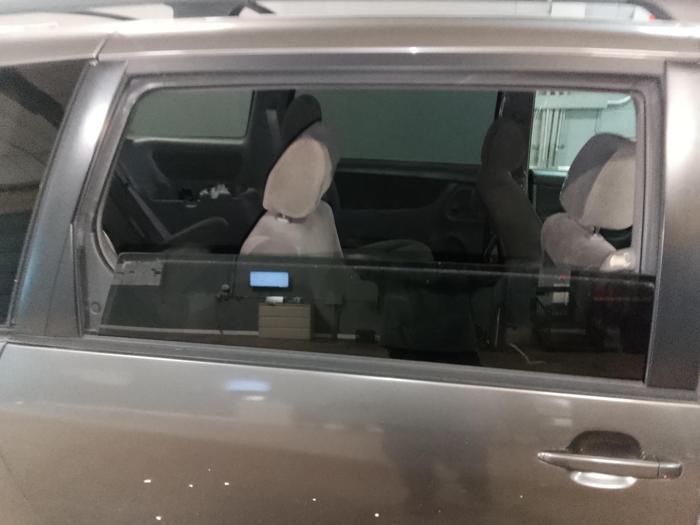 2005 toyota sienna le---7-passenger-seating with 219181 miles for sale near elk-river, minnesota 8babc23659184dae8cadb9578db43b7f.jpg