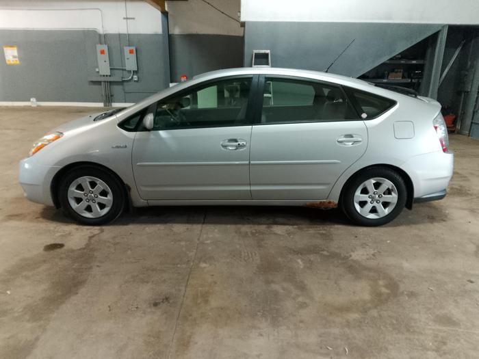2007 toyota prius 4-door-liftback with 176312 miles for sale near elk-river, minnesota 8bb0e237417e4db09f18f0f92056db40.jpg