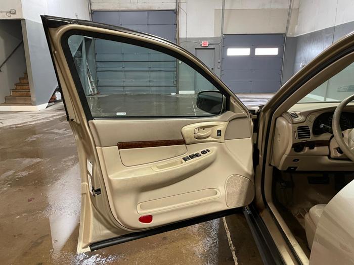 2005 chevrolet impala with 148897 miles for sale near elk-river, minnesota 8bf0754cc2ef414d8dc6a14ce9bf58b7.jpg