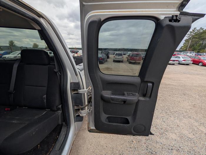 2010 chevrolet silverado-1500 lt1-extended-cab-long-box-4wd with 263160 miles for sale near elk-river, minnesota 8c2cc6390b834fa9b9301fad6a498602.jpg