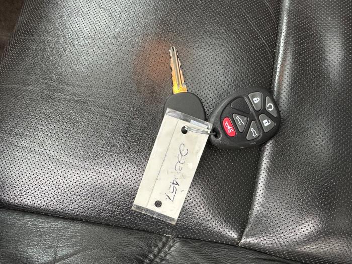 2014 cadillac escalade esv-awd-premium with 160814 miles for sale near burnsville, minnesota 8c3710ba91fa4bbe9f2c4daaf9e35e04.jpeg