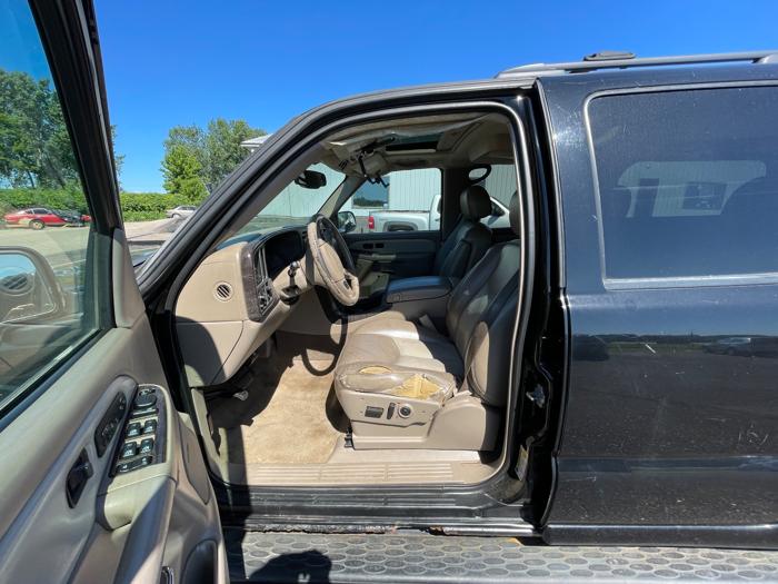 2006 gmc yukon-denali with 316678 miles for sale near shakopee, minnesota 8c3953aeafd44e7facbe711fe307228d.jpeg