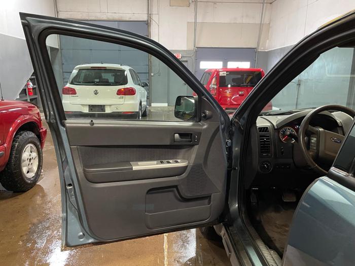 2010 ford escape xlt with 161960 miles for sale near elk-river, minnesota 8c947415c23941f99b59a0668b3be0be.jpg