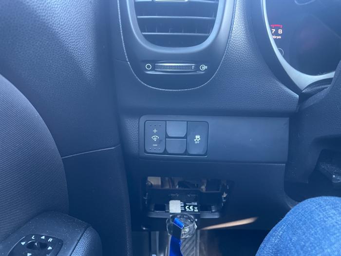 2014 kia soul base with 118011 miles for sale near rochester, minnesota 8cb341fc6c1f4b17baaae7fd6e536774.jpeg