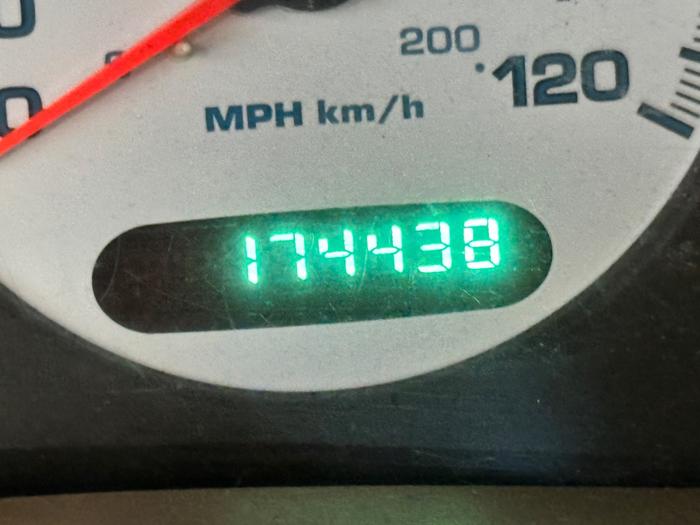 2000 dodge intrepid es with 174438 miles for sale near elk-river, minnesota 8ce31ec000f54a90a423c39de295f47d.jpeg