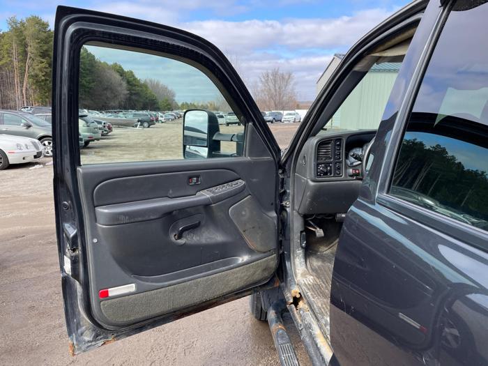 2004 gmc sierra-2500hd sle with 240959 miles for sale near elk-river, minnesota 8cf18a5f96f949608b60b5da43be9a57.jpg