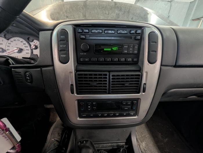 2004 mercury mountaineer convenience-4.0l-awd with 72086 miles for sale near elk-river, minnesota 8d0923230e3e42eb8fb70bbc1cf5e005.jpg