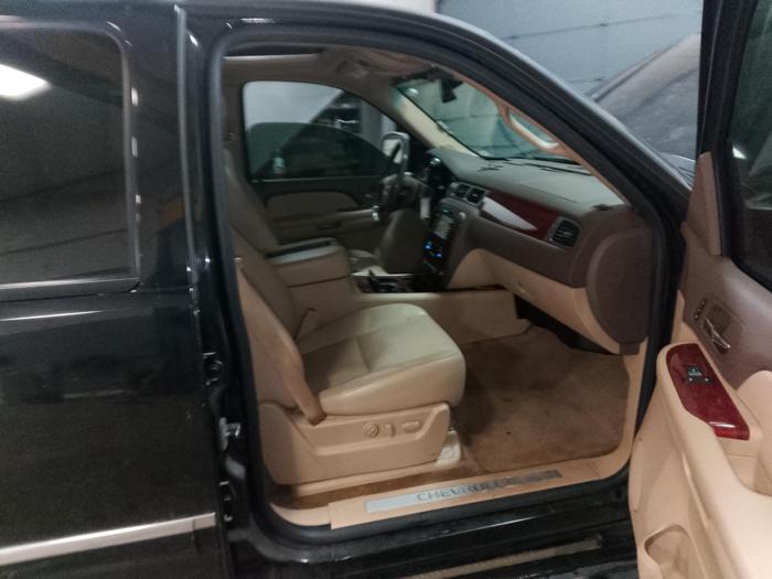 2009 chevrolet suburban ltz-1500-4wd with 245683 miles for sale near elk-river, minnesota 8d6fa56b15b04eaeaa90affc6788059c.jpg