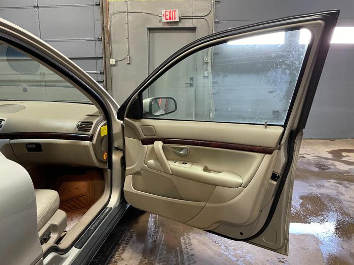 2004 volvo s80 base with 115570 miles for sale near elk-river, minnesota 8d83e837644945478e5b15918f7e56e1.jpg