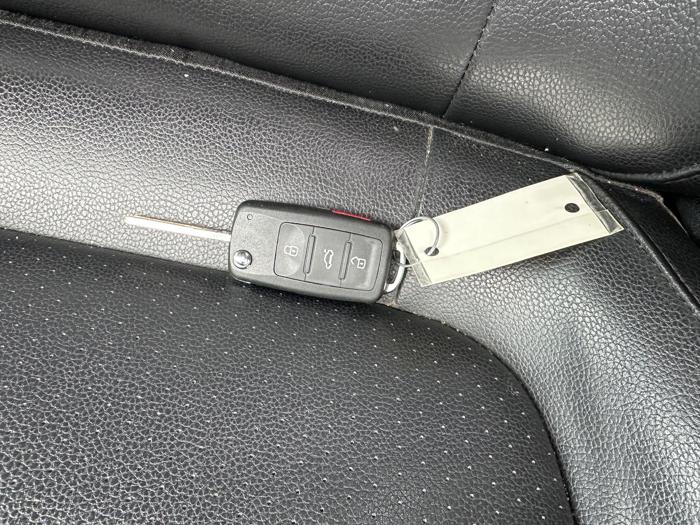 2015 volkswagen jetta se-6a with 149303 miles for sale near burnsville, minnesota 8d874ac3edce4b25900e3f56481d4c16.jpeg