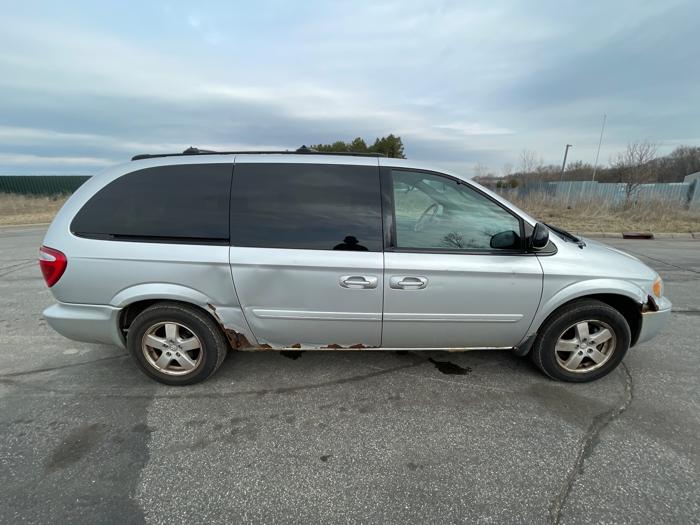 2005 dodge grand-caravan sxt with 72799 miles for sale near elk-river, minnesota 8d8fdca6ca40440fb0cd661fcee8e22d.jpeg