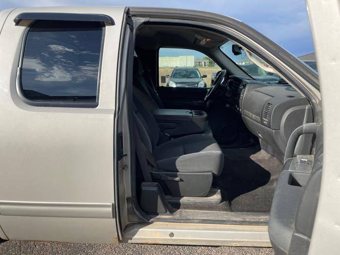 2009 chevrolet silverado-1500 lt1-ext.-cab-long-box-4wd with 200849 miles for sale near north-branch, minnesota 8de1d26a41e14c17831a4e7fbf27a132.jpeg