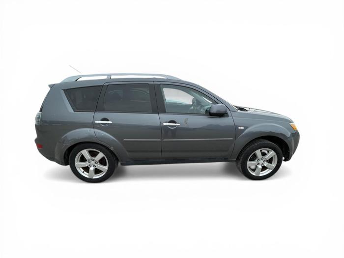 2007 mitsubishi outlander xls-4wd with 170169 miles for sale near elk-river, minnesota 8e823f745b1b40eab5256e3c1d2301b7.jpg