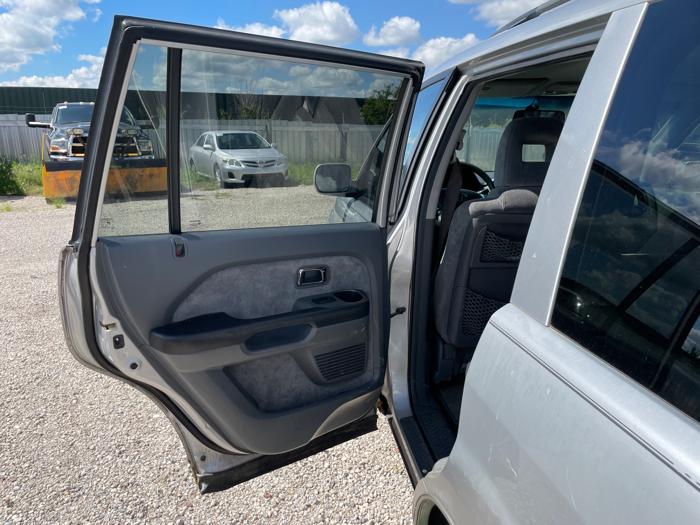 2004 honda pilot ex with 311659 miles for sale near elk-river, minnesota 8e92948f128043feb5f3d51436ad8c9f.jpeg