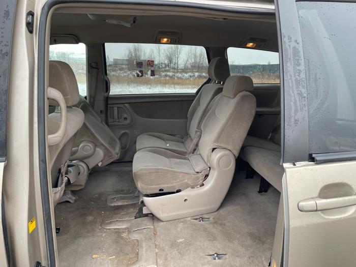 2004 toyota sienna le,ce with 177599 miles for sale near elk-river, minnesota 8eb4ae8f27bb42a6b05e75a6978e5347.jpg