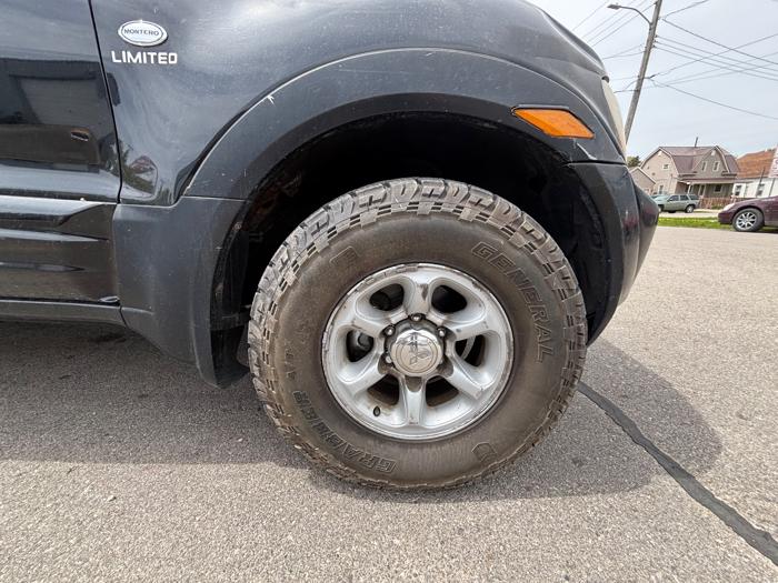 2002 mitsubishi montero limited-4wd with 166198 miles for sale near rochester, minnesota 8ec07a0599e34c17a26978391f4dba8e.jpeg