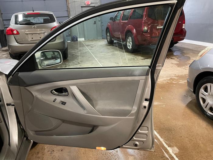 2010 toyota camry with 91072 miles for sale near elk-river, minnesota 8eebd9c13e494a7db0ae271b2d93eb3c.jpg