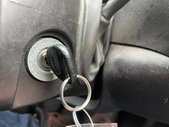 2009 gmc canyon sle-2-crew-cab-4wd with 100373 miles for sale near rochester, minnesota 8efa468237eb41b08b9f42e25f911d58.jpeg