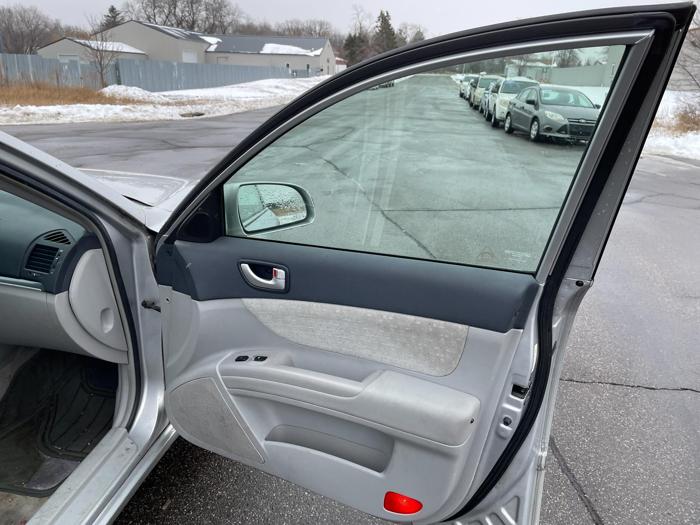 2007 hyundai sonata se with 209904 miles for sale near elk-river, minnesota 8efee432e2c54554ba6a5ab4737b7dcb.jpg