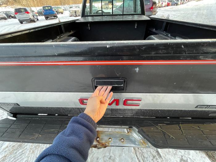 1991 gmc sierra-c-k-1500 reg.-cab-8-ft.-bed-2wd with 176147 miles for sale near elk-river, minnesota 8f0be38c62b64eaea94a11269fed3bfc.jpeg