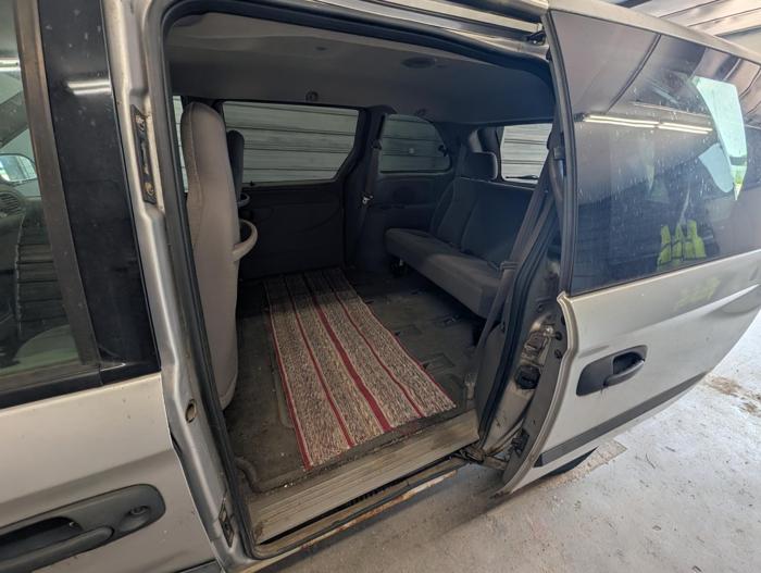 2003 dodge caravan se with 146364 miles for sale near elk-river, minnesota 8f281319171a4785a5416d574903dc76.jpg
