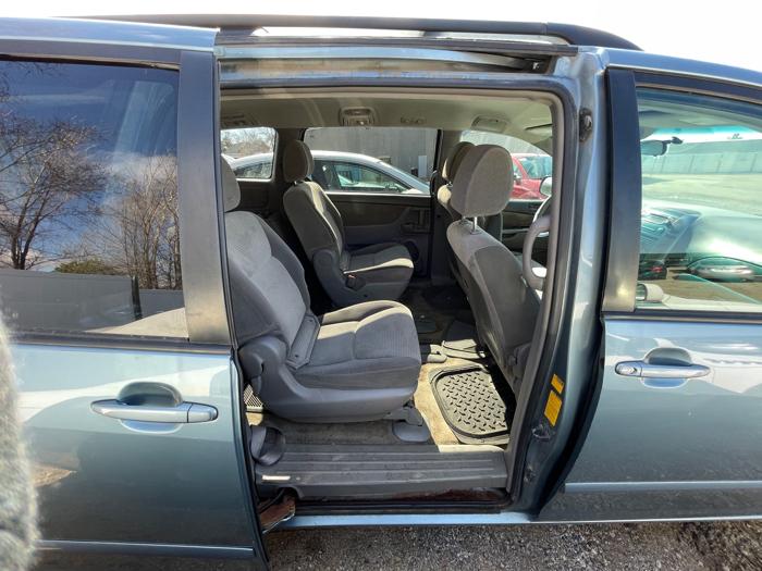 2009 toyota sienna ce-fwd-7-passenger with 318979 miles for sale near elk-river, minnesota 8f3993b8394e419596682a78732becdb.jpeg