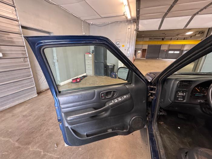 1999 chevrolet blazer 4-door-4wd with 195804 miles for sale near elk-river, minnesota 8f43d4df653d436c8b941617683c6239.jpeg