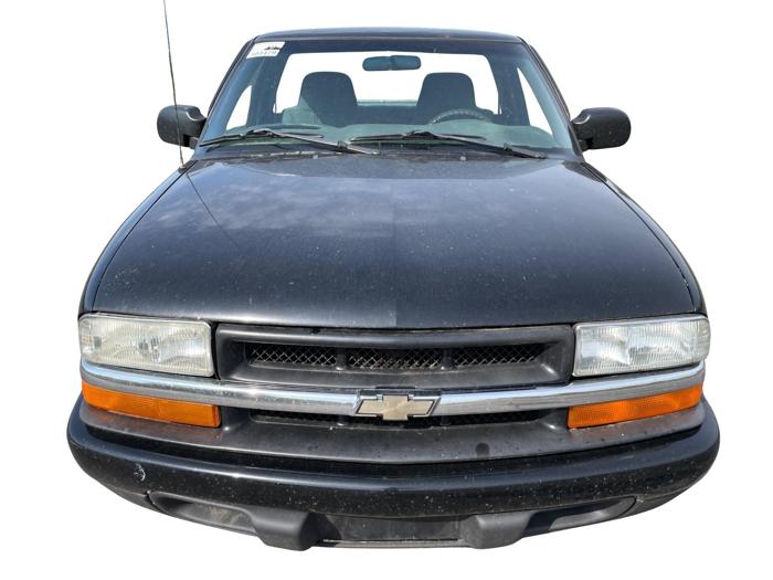 2002 chevrolet s10-pickup 2wd with 228024 miles for sale near elk-river, minnesota 8f571c2667ab449ebb50e59b21eda91f.jpg