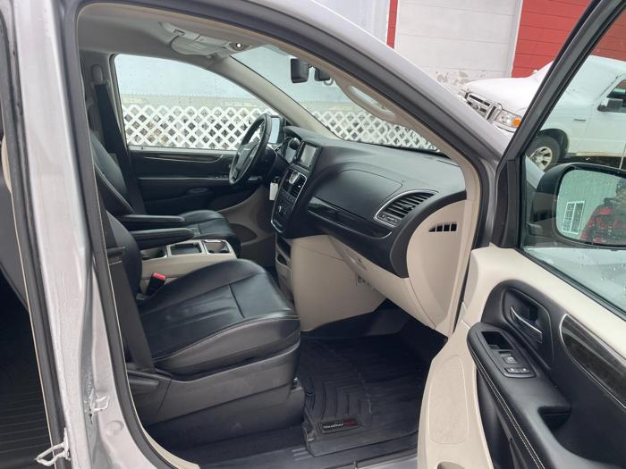 2013 chrysler town-and-country touring with 146210 miles for sale near elk-river, minnesota 8f630fc1e292468aa37a46d92a6c7116.jpg