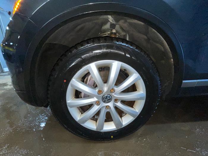 2012 volkswagen touareg vr6-lux with 229771 miles for sale near elk-river, minnesota 8fa783c2ac774addbef206d013824468.jpeg