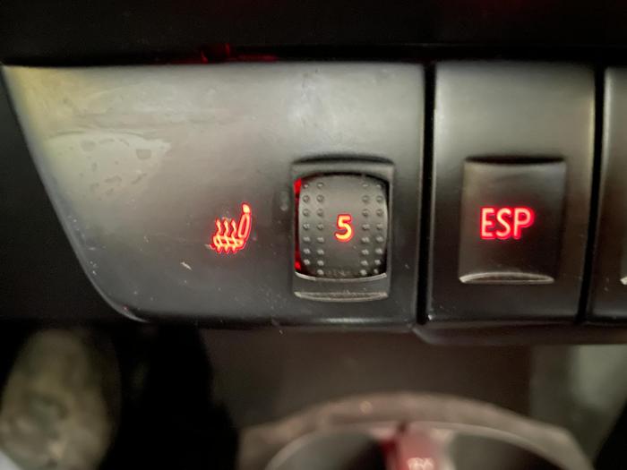 2006 volkswagen beetle 2.5 with 95840 miles for sale near elk-river, minnesota 8ffcdd0a8ece4764a9d561663666a130.jpg