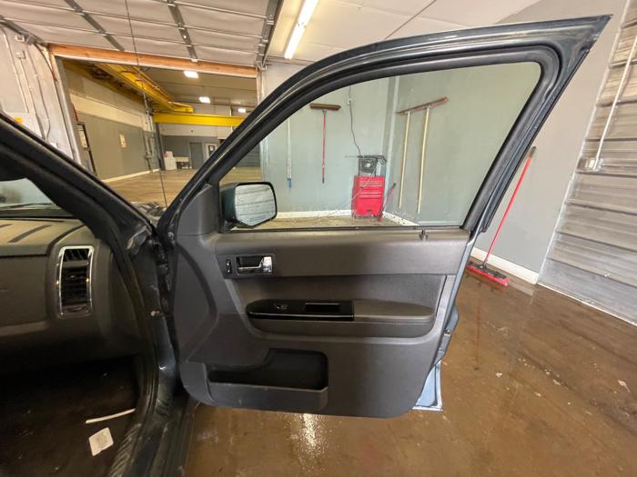 2009 ford escape limited-fwd-v6 with 195306 miles for sale near elk-river, minnesota 902ad94df10d43398cf9762814b06d37.jpeg