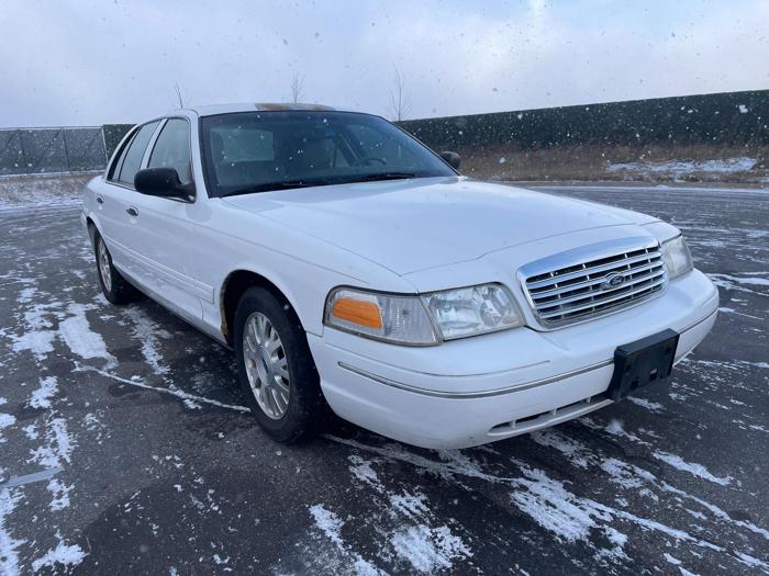 2003 ford crown-victoria lx with 153800 miles for sale near elk-river, minnesota 9051f9a5f6564a9a9abfefa705070a6f.jpg