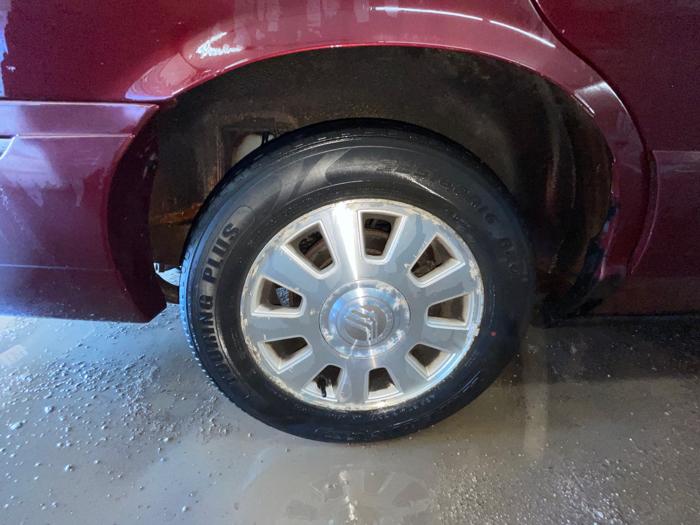 2004 mercury grand-marquis ls-premium with 242355 miles for sale near elk-river, minnesota 908263f1009e4a4493b3d092927fa9e9.jpeg