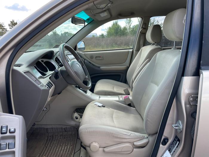 2005 toyota highlander limited-v6-4wd with 257291 miles for sale near elk-river, minnesota 90ac6c29eb4948a59a1d53a7ee631a70.jpeg