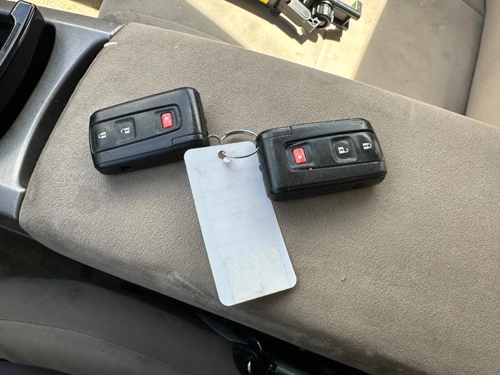 2004 toyota prius 4-door-liftback with 174895 miles for sale near elk-river, minnesota 90b23f6e624545689bf695e853a11c78.jpeg